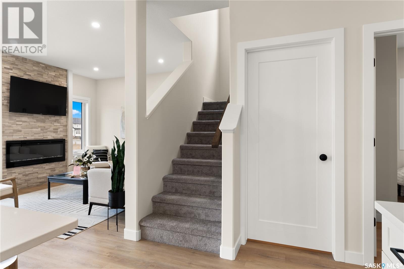 Photo 5 of 442 Doran Crescent, Saskatoon SK