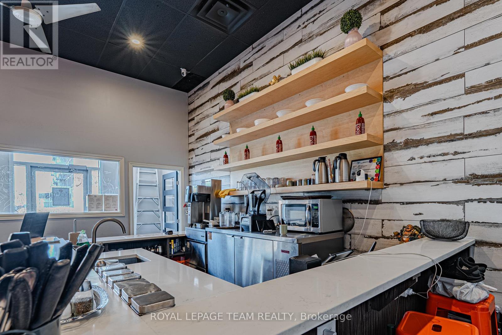Photo 12 of 3 1691 Merivale Road, Ottawa ON