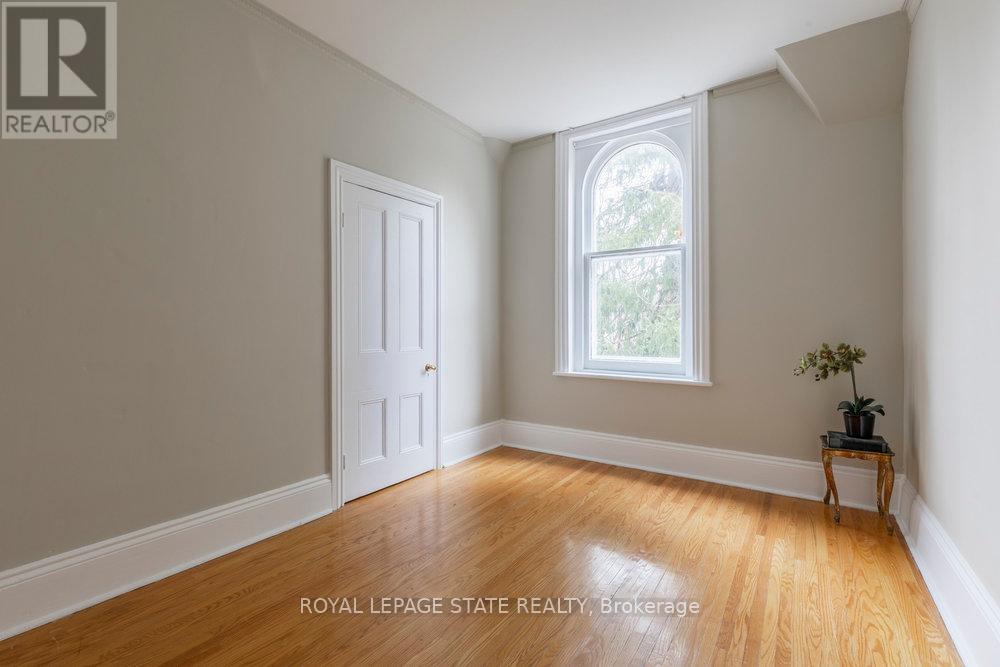Photo 16 of 340 Dundas Street E, Hamilton ON