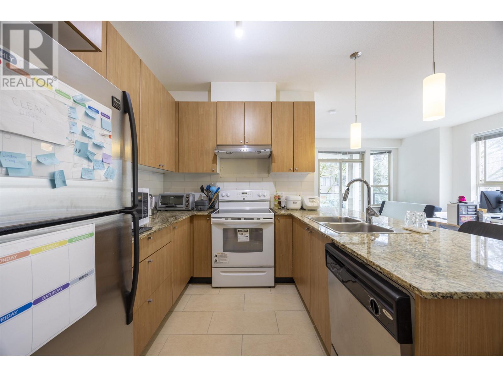 216 2484 WILSON AVENUE, Port Coquitlam real estate listing R2981561