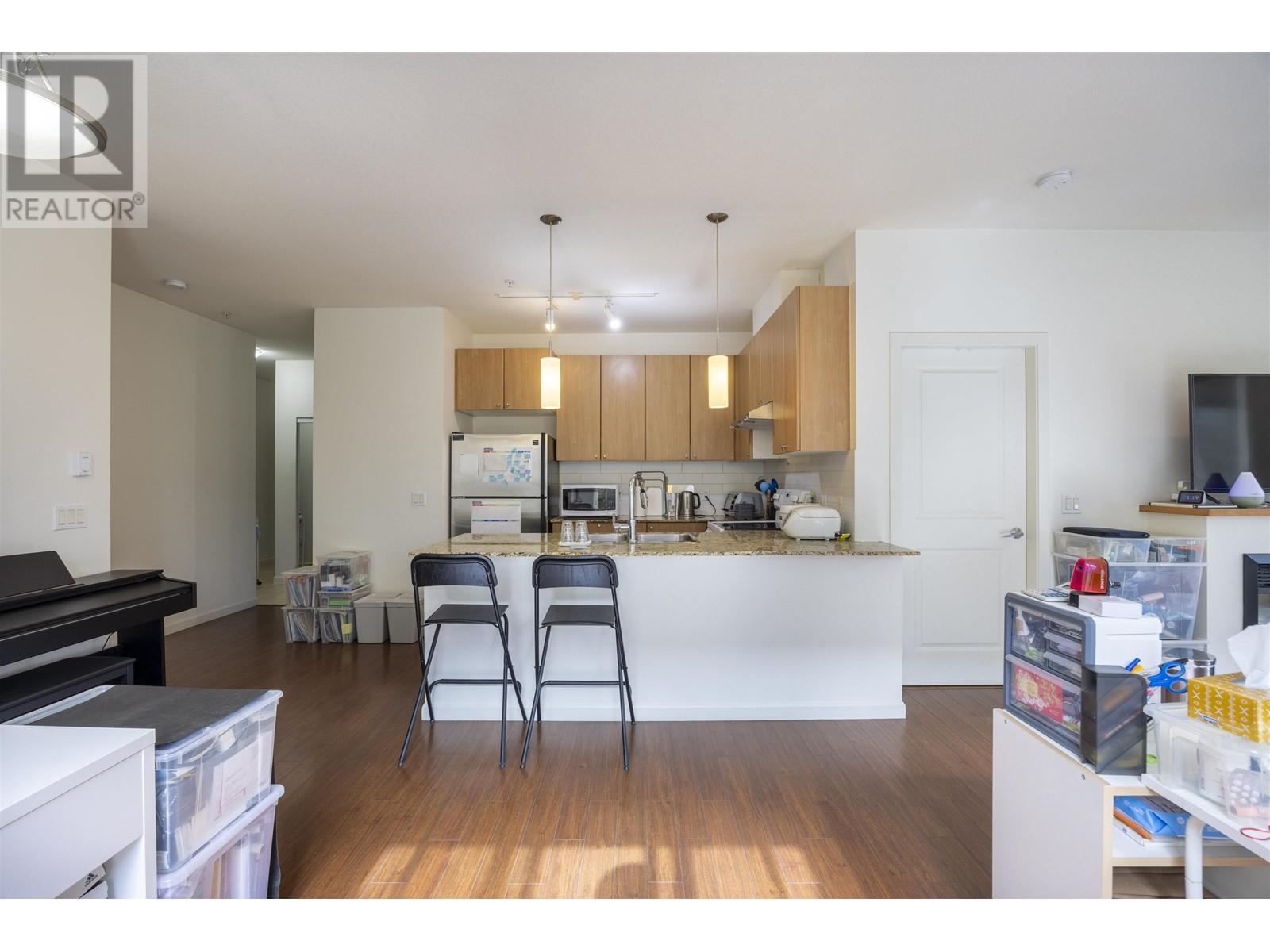 216 2484 WILSON AVENUE, Port Coquitlam real estate listing R2981561