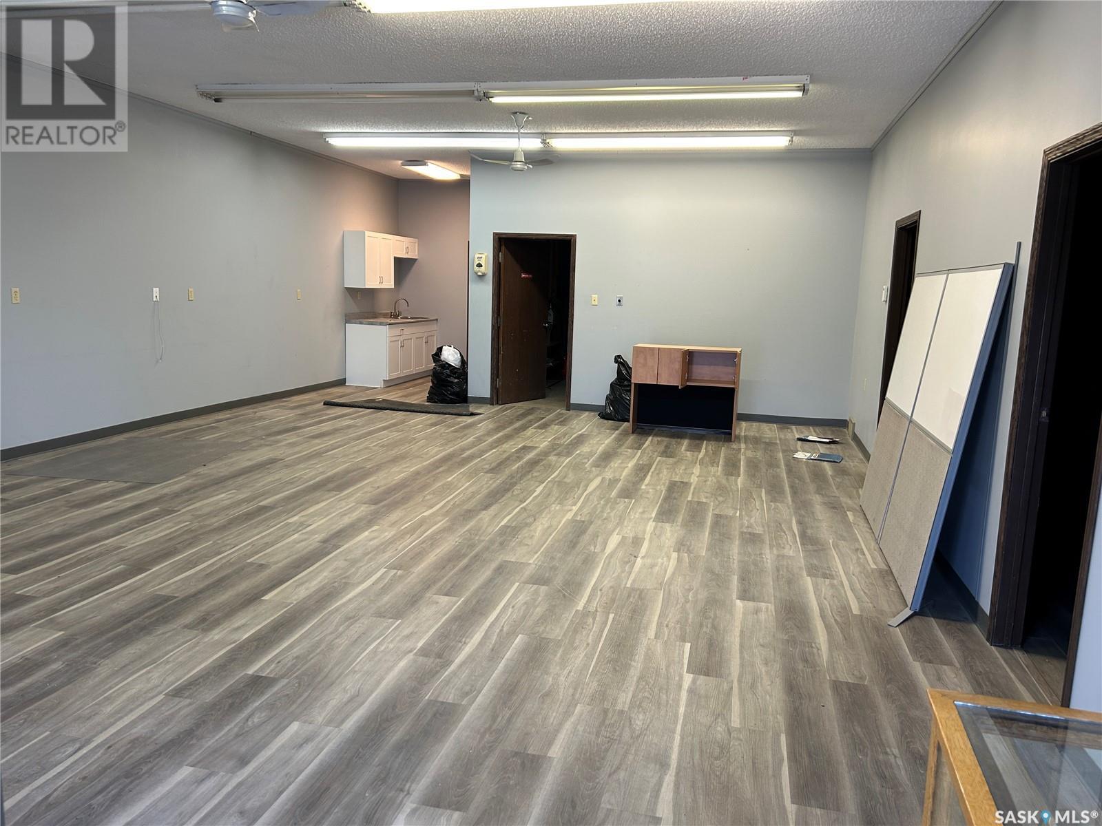 Photo 9 of 355 16th Street W, Prince Albert SK