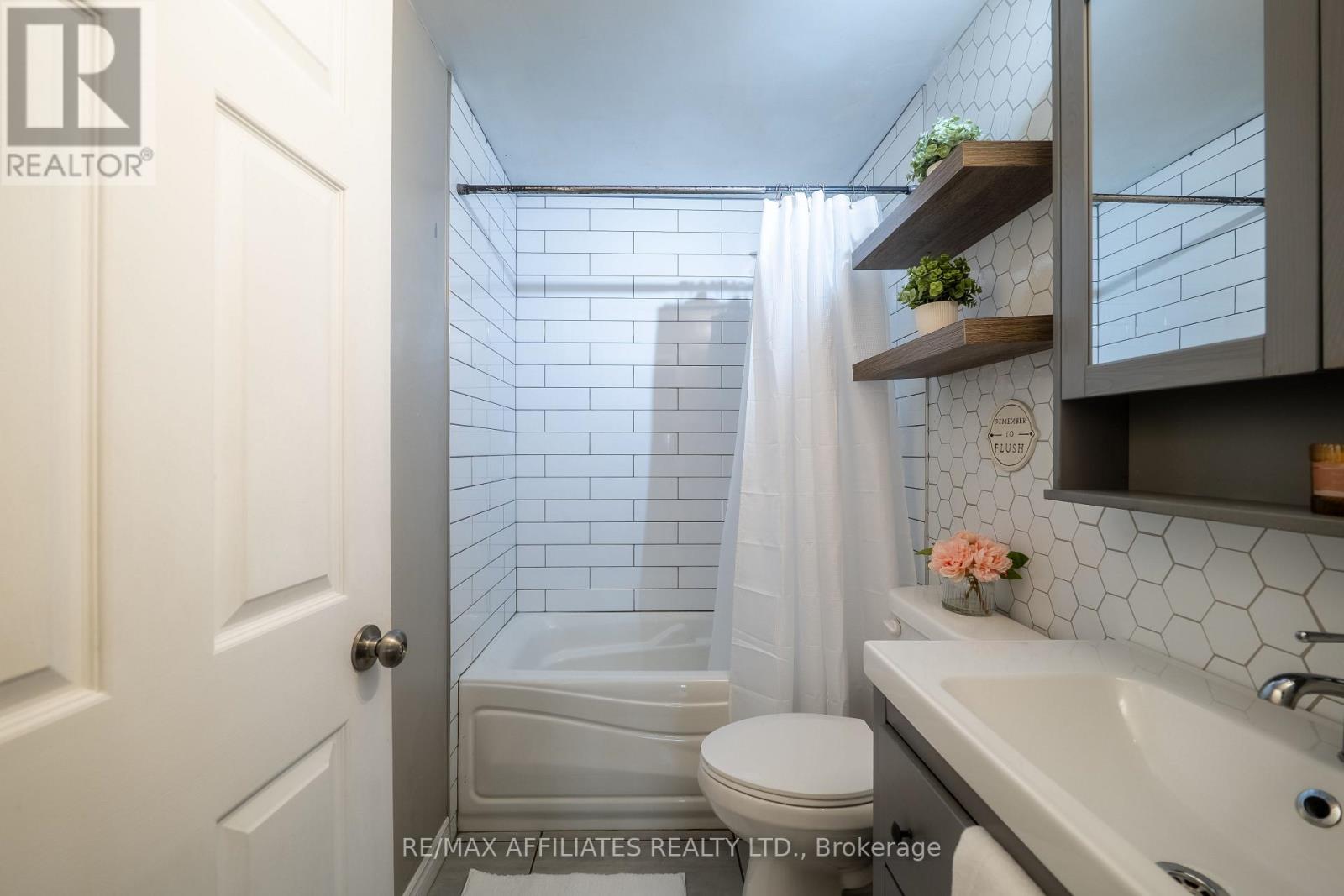 Photo 30 of 885 Townline Road, Elizabethtownkitley ON