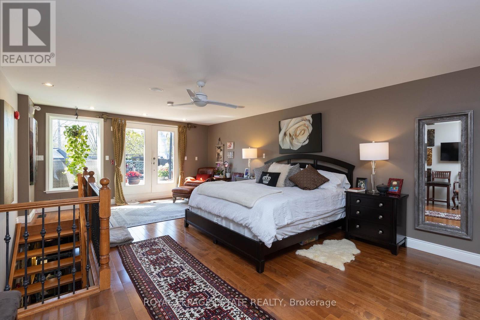 Photo 12 of 2184 Queen Street E, Toronto ON