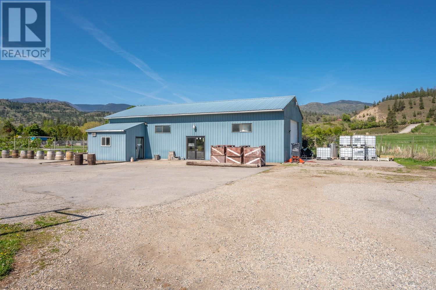 7952 97 Highway, Oliver