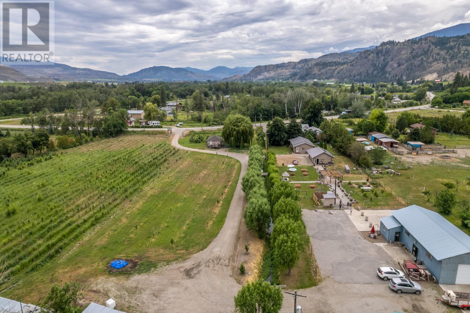 7952 97 Highway, Oliver
