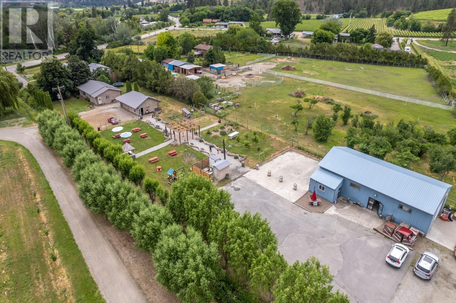 7952 97 Highway, Oliver
