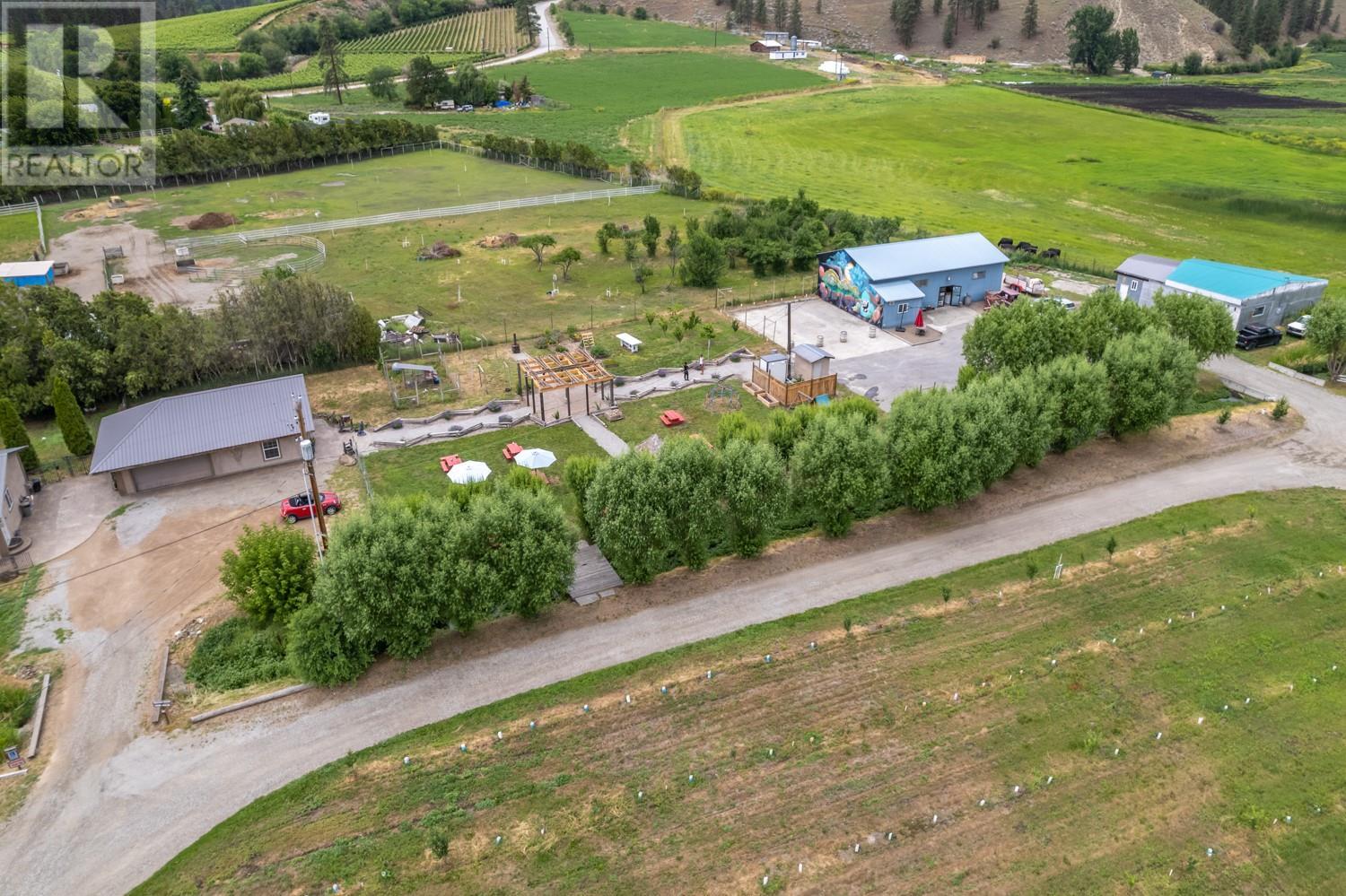 7952 97 Highway, Oliver