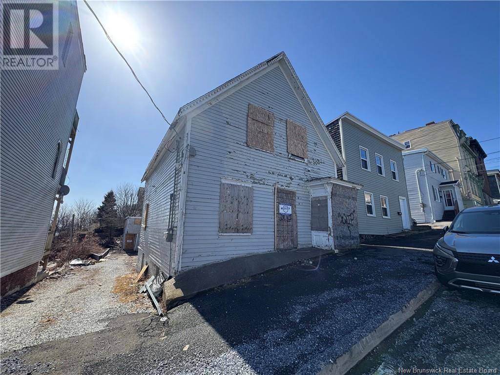 140 Elliott Row - Image 2