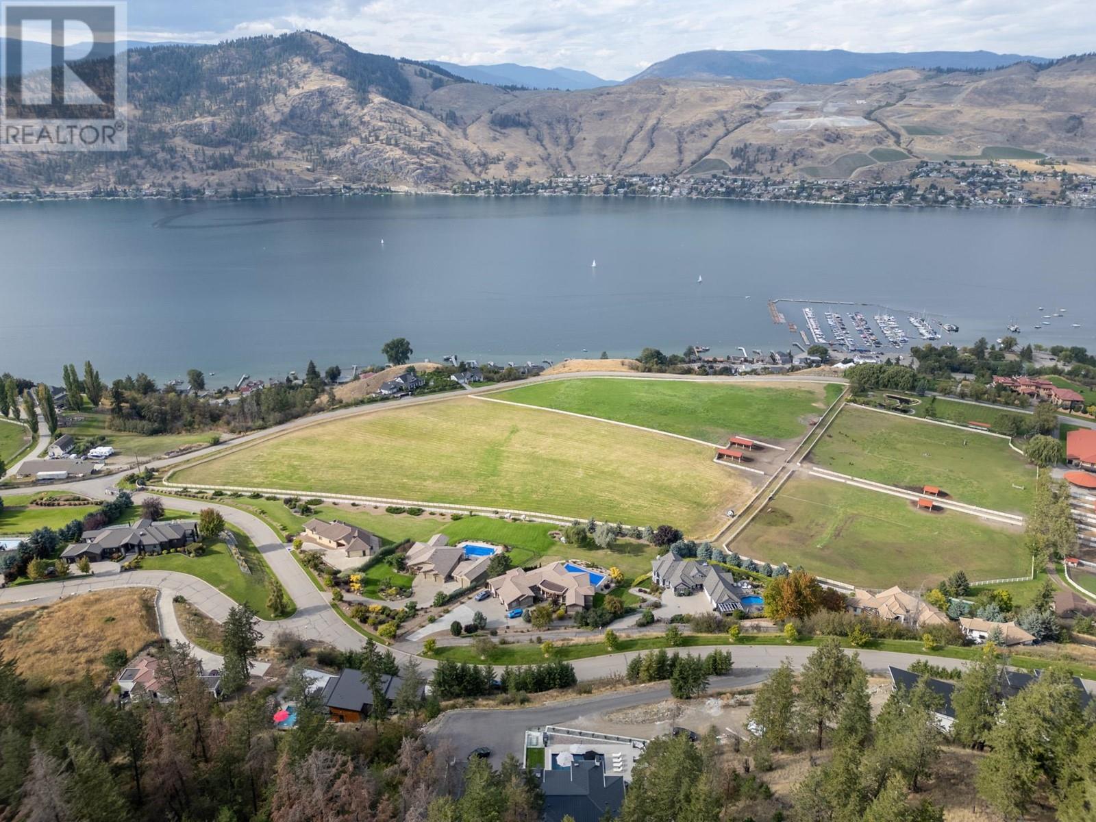  112 Sunset Boulevard, Vernon