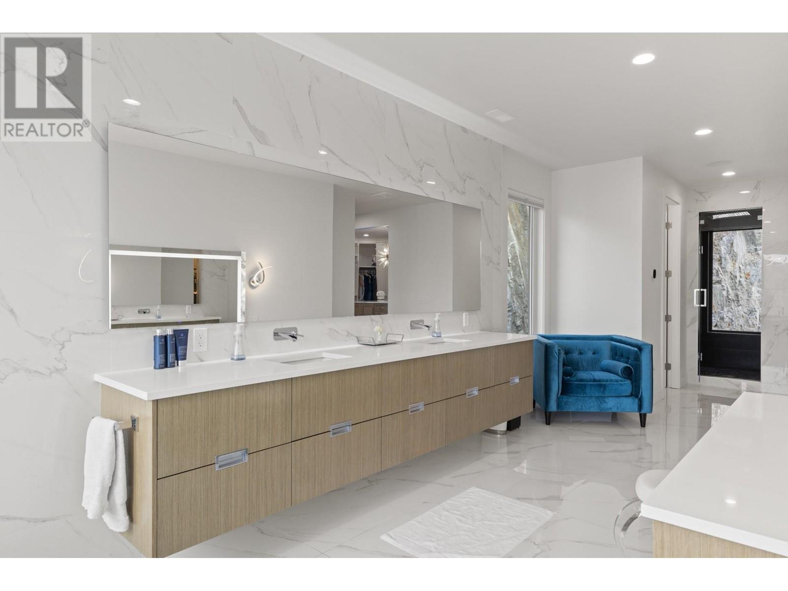  112 + 116 Sunset Boulevard, Vernon