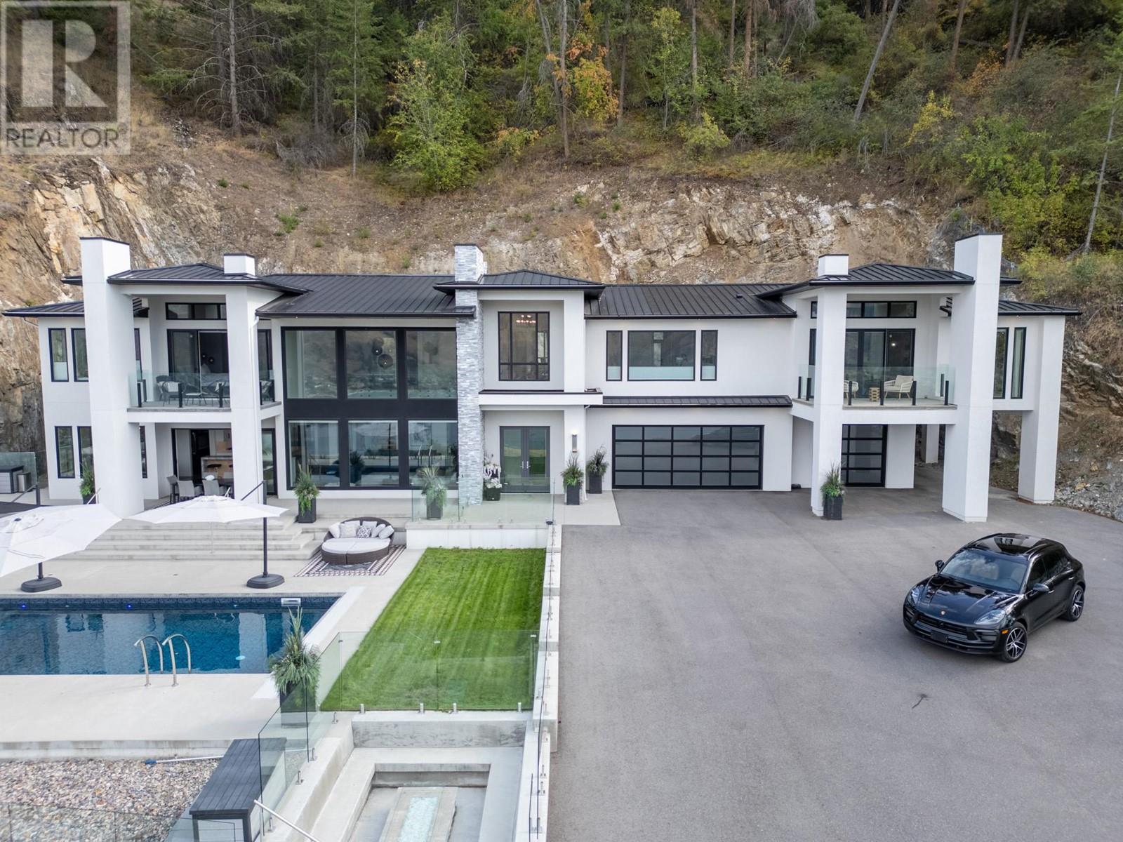  112 + 116 Sunset Boulevard, Vernon