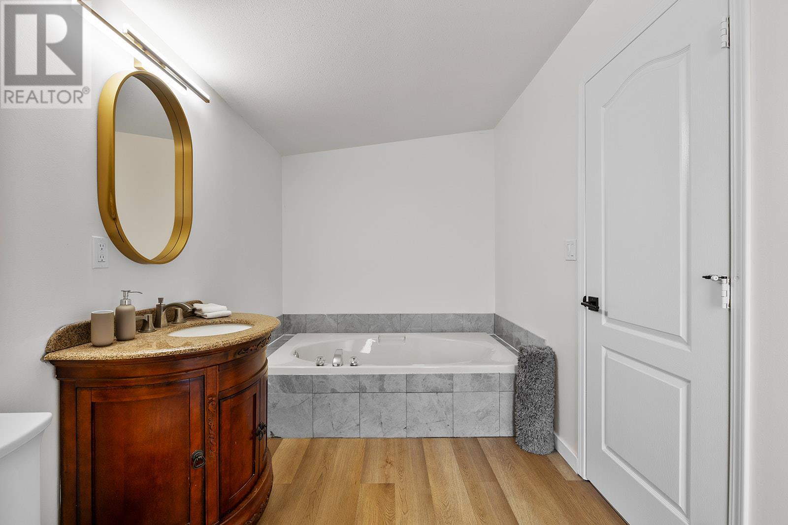  2658 Lakeview Road, West Kelowna