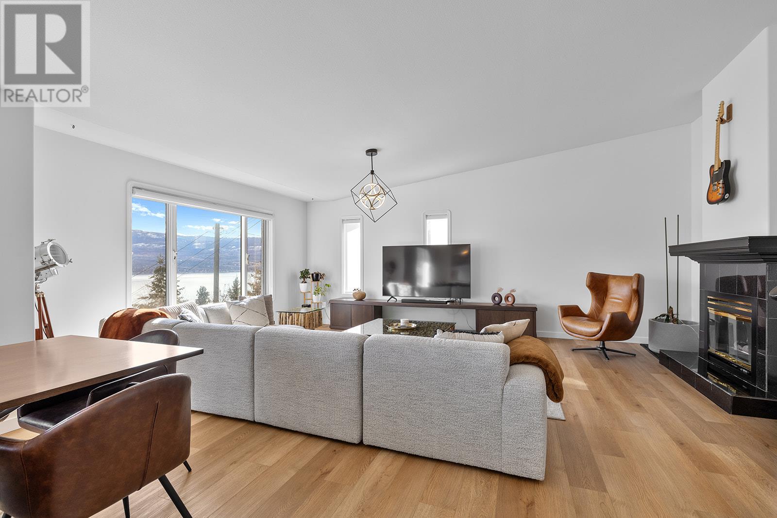  2658 Lakeview Road, West Kelowna