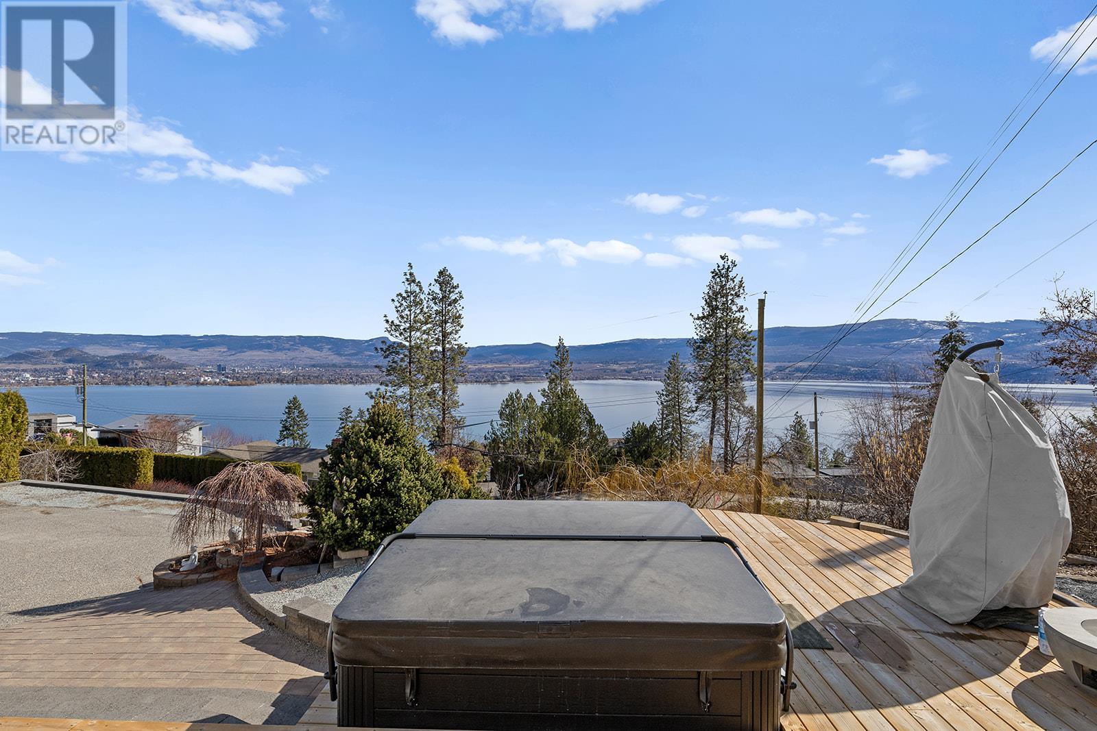  2658 Lakeview Road, West Kelowna