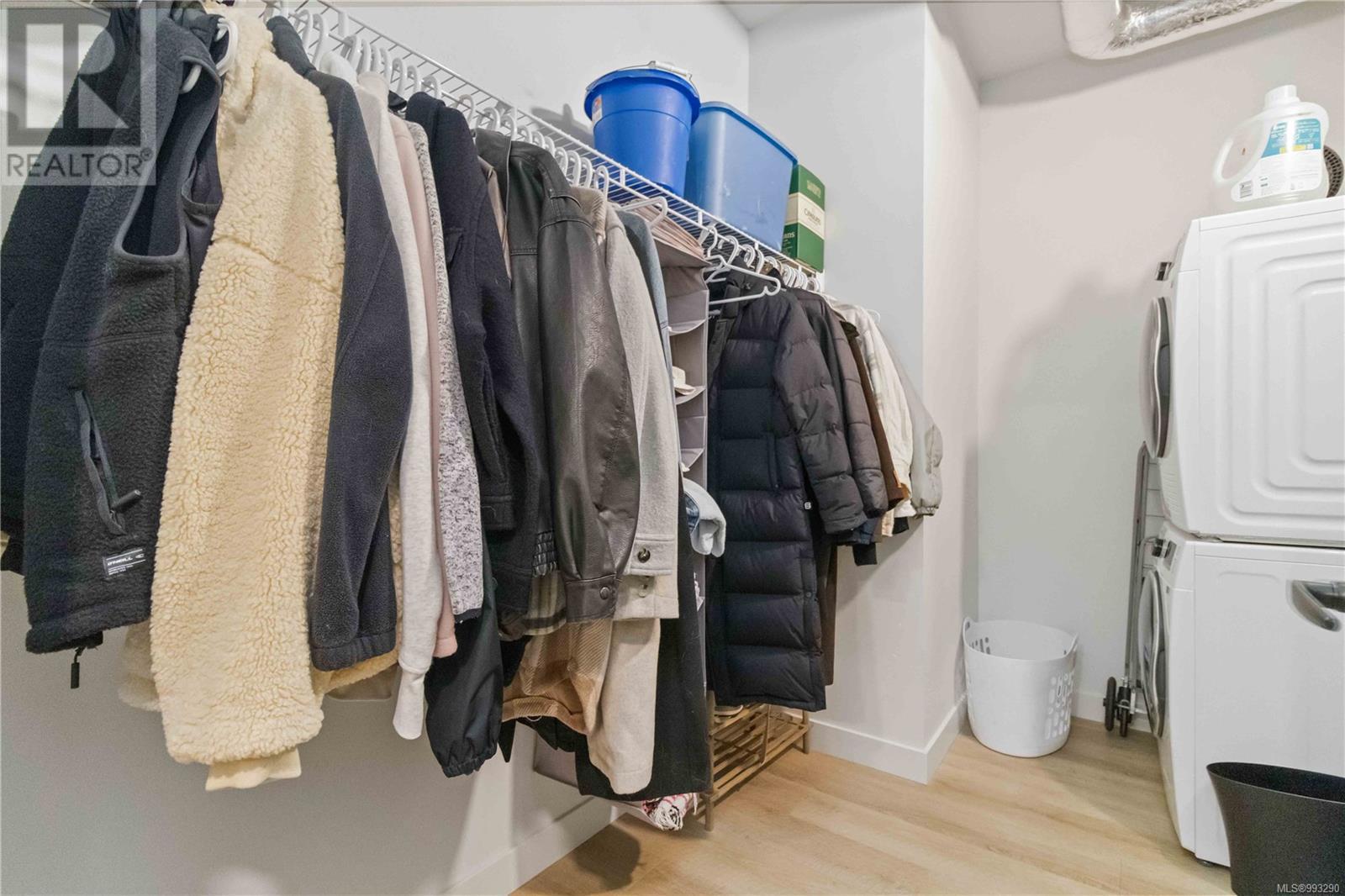 111 2465 Gateway Road, Langford