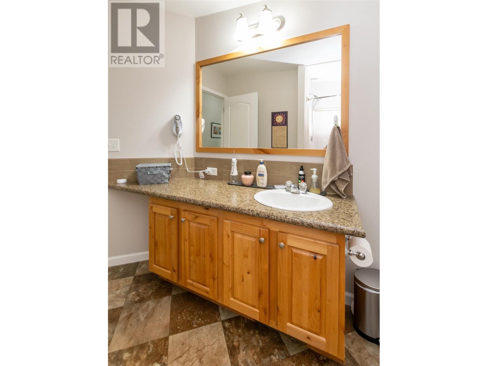 33 4811 10A Avenue Northeast, Salmon Arm
