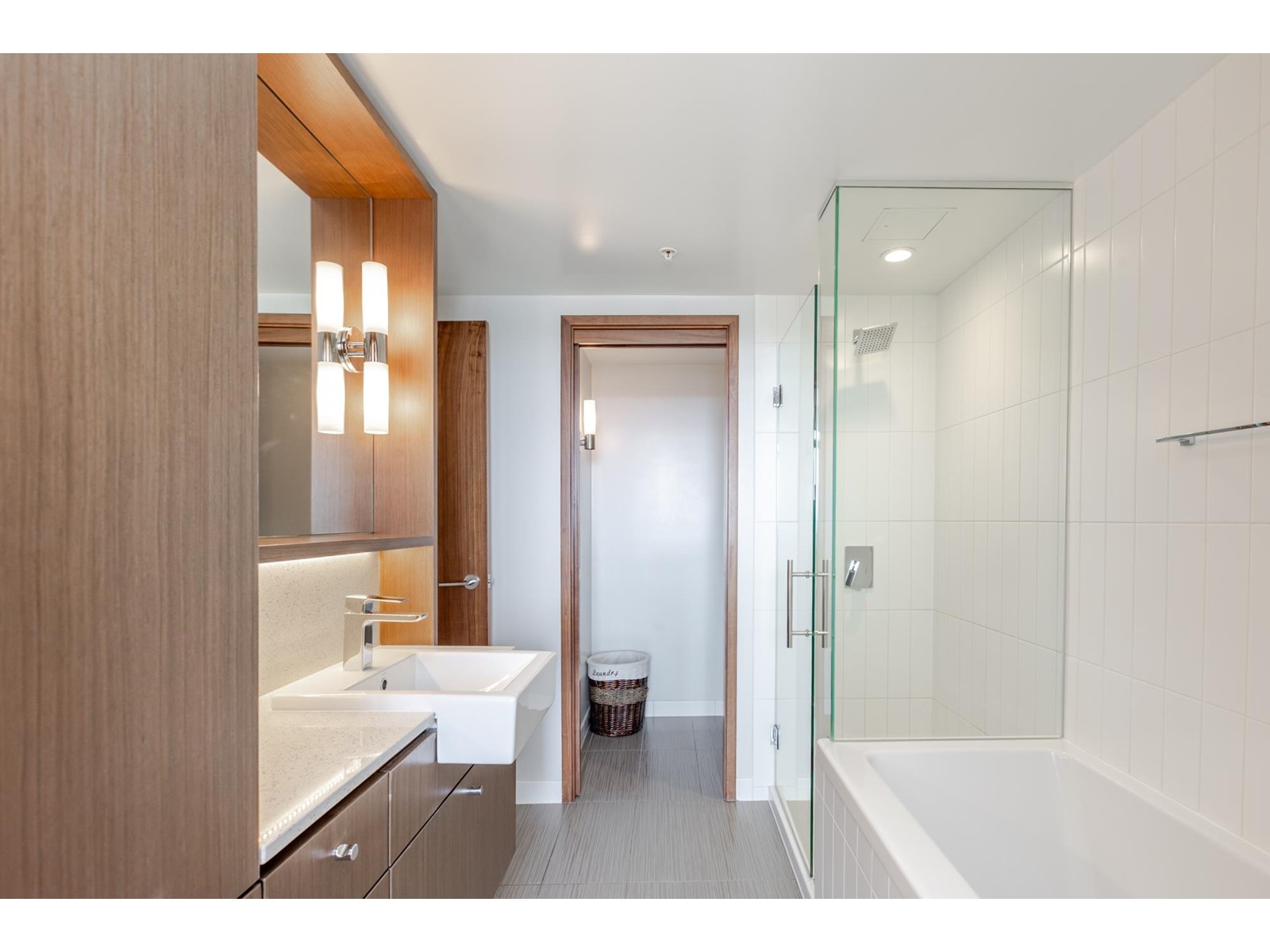 Photo 16 of 4004 13495 Central Avenue, Surrey BC