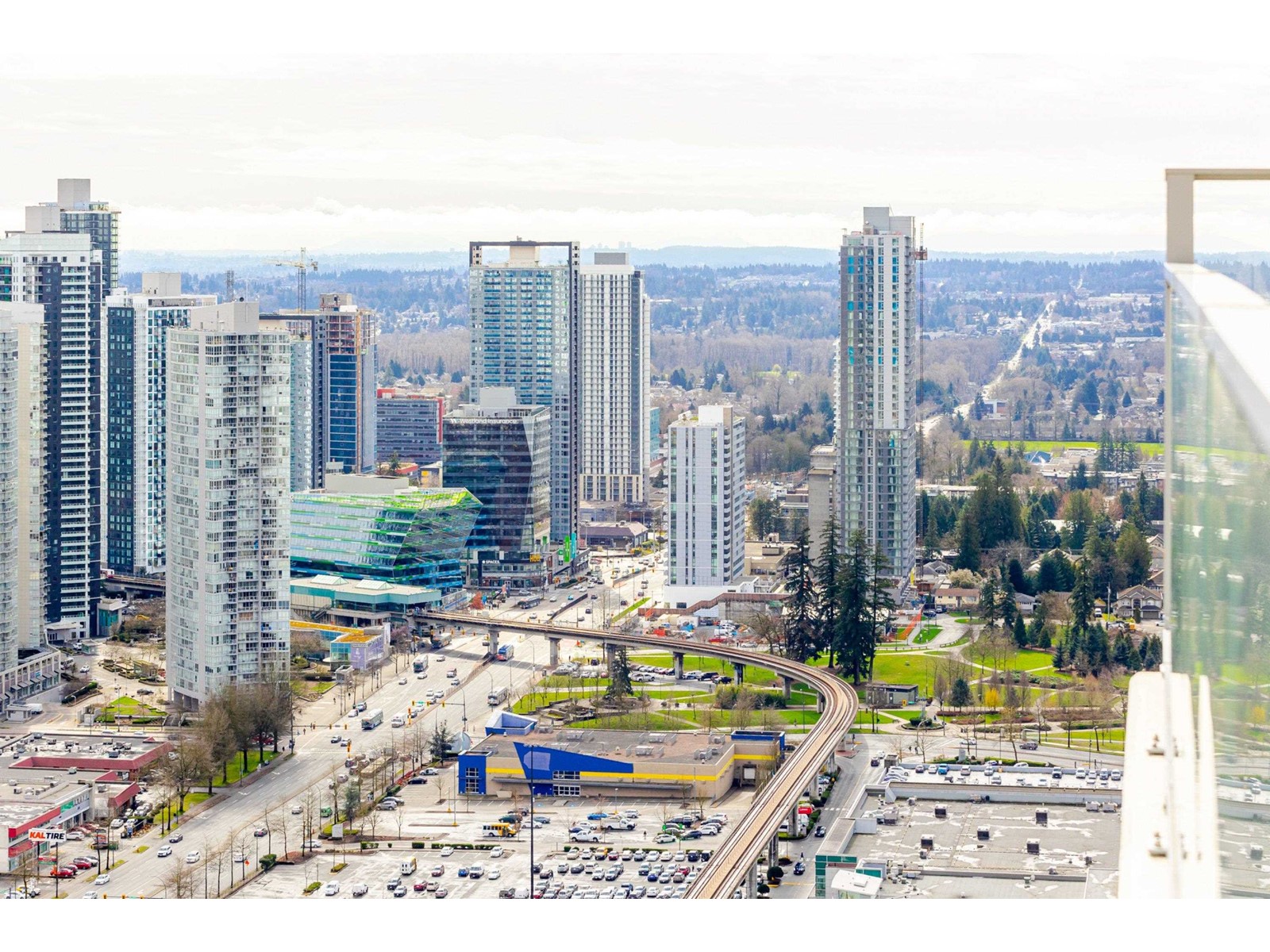 Photo 28 of 4004 13495 Central Avenue, Surrey BC