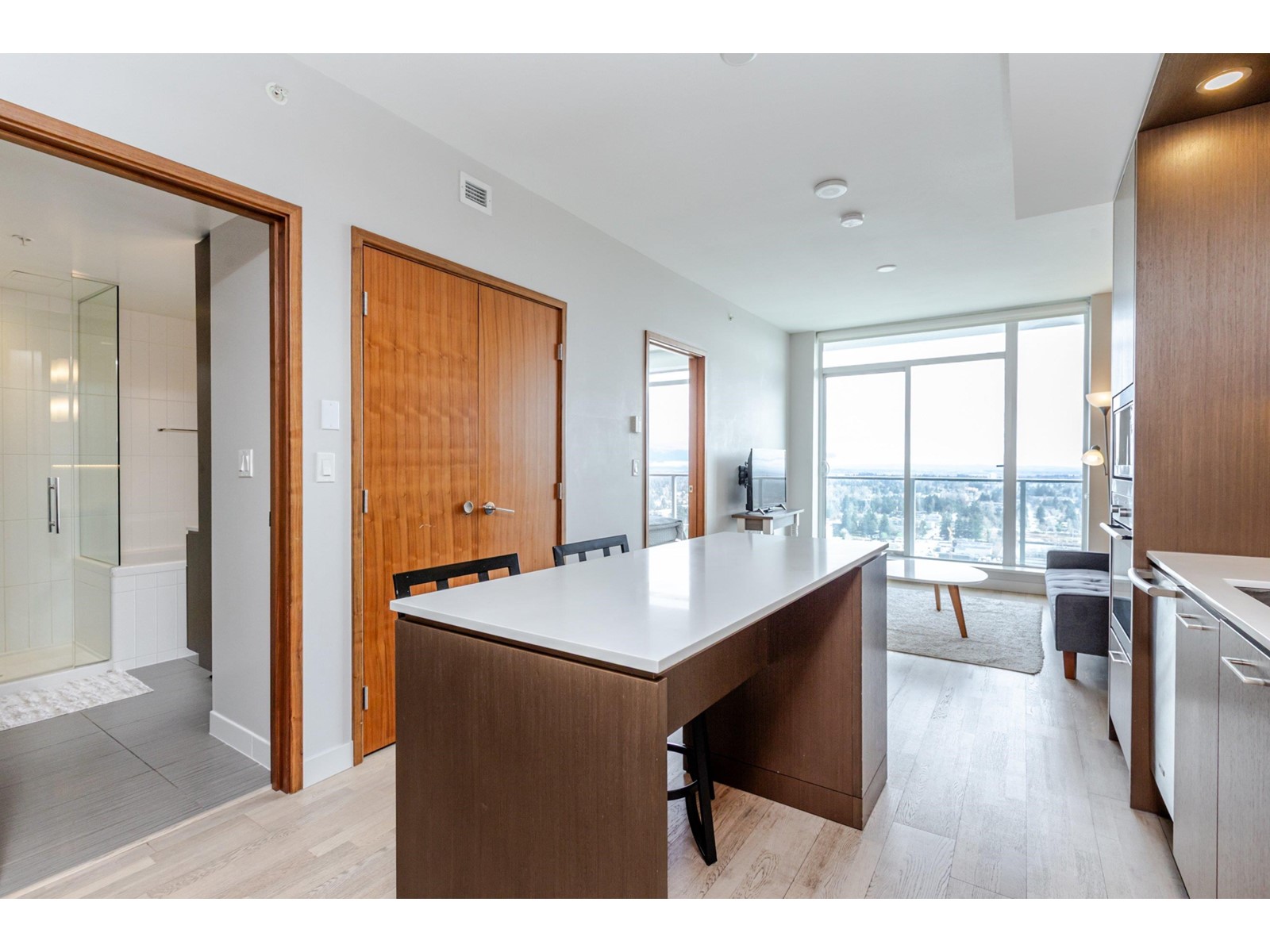 Photo 11 of 4004 13495 Central Avenue, Surrey BC