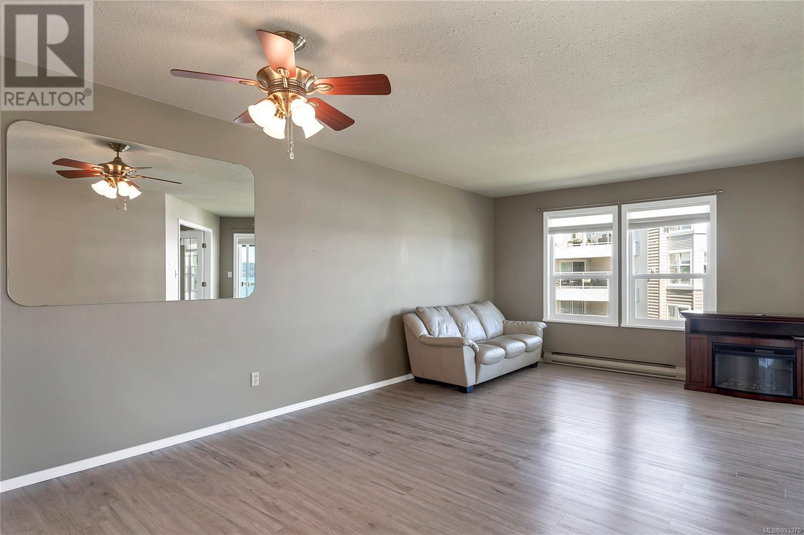 328 390 Island Hwy S, Campbell River real estate listing 993370