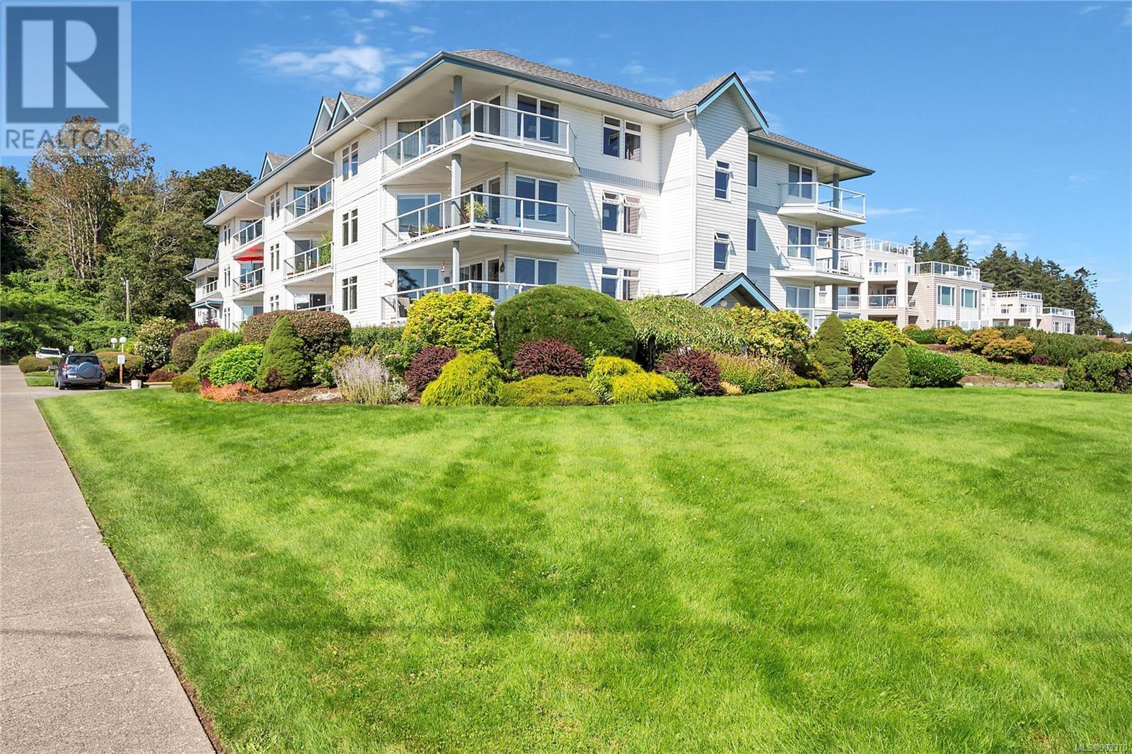 328 390 Island Hwy S, Campbell River