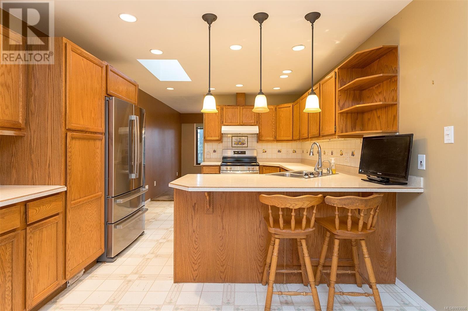 1559 Sawyer Rd, Langford real estate listing 993006