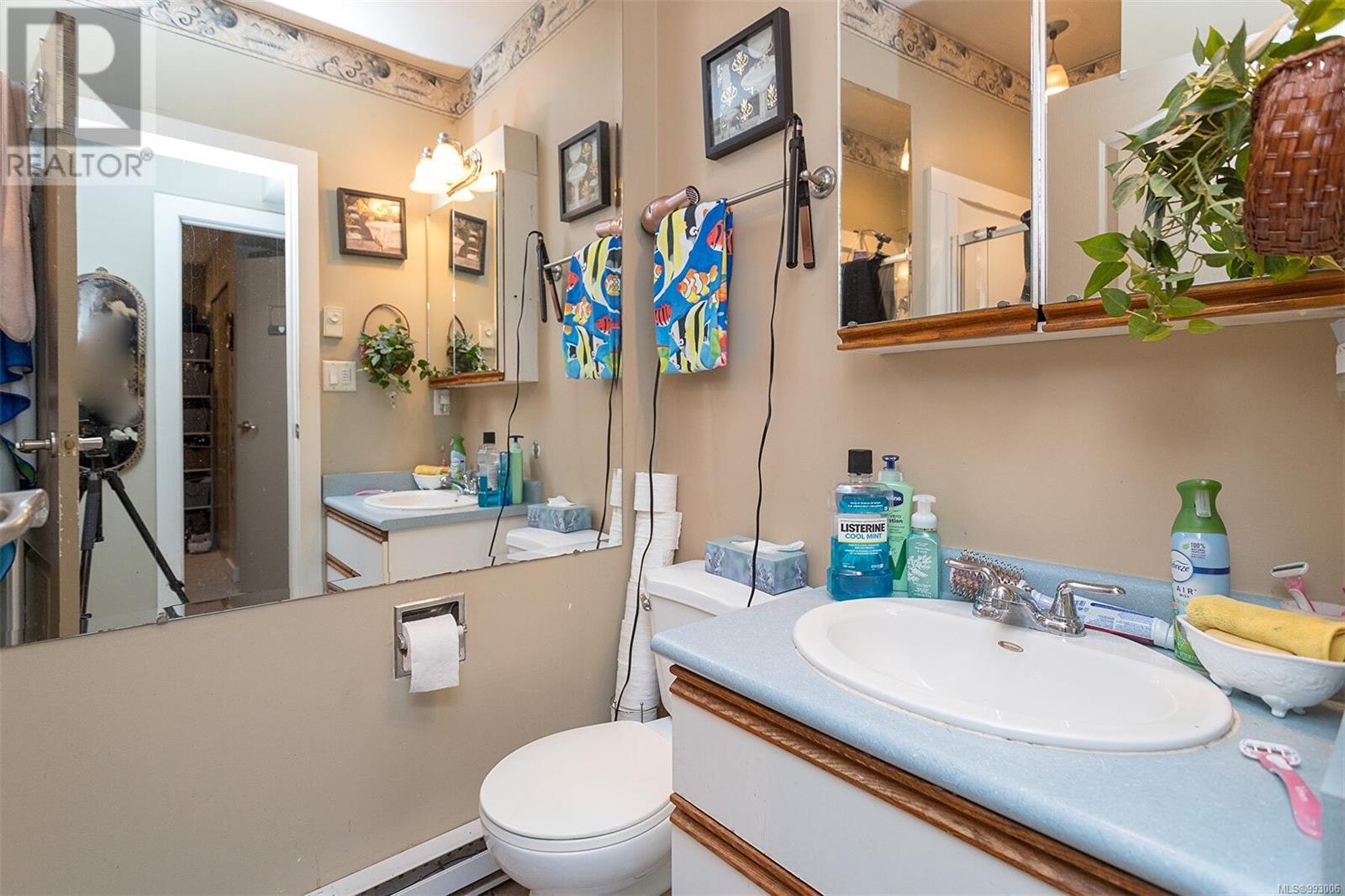 1559 Sawyer Rd, Langford real estate listing 993006
