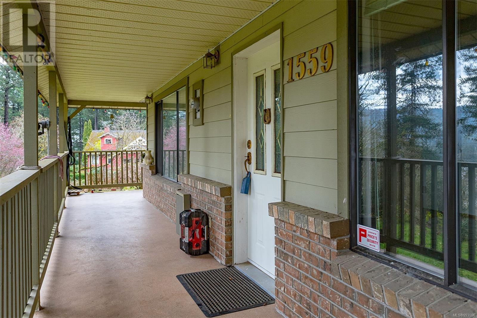 1559 Sawyer Rd, Langford real estate listing 993006