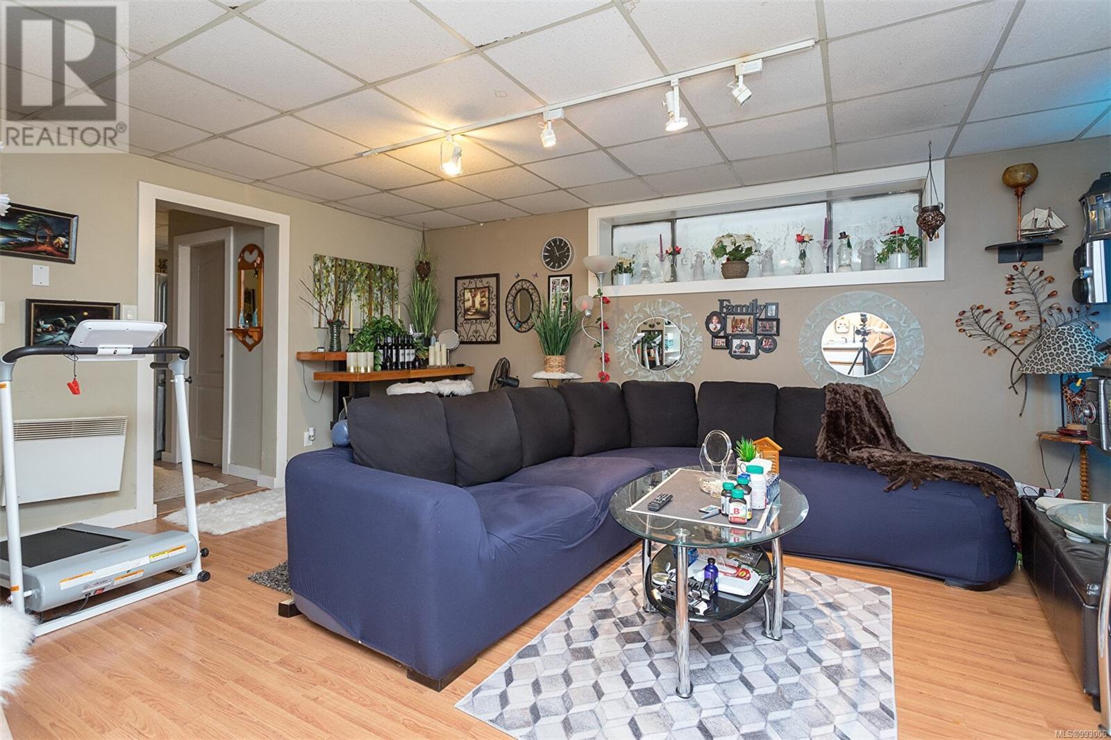 1559 Sawyer Rd, Langford real estate listing 993006