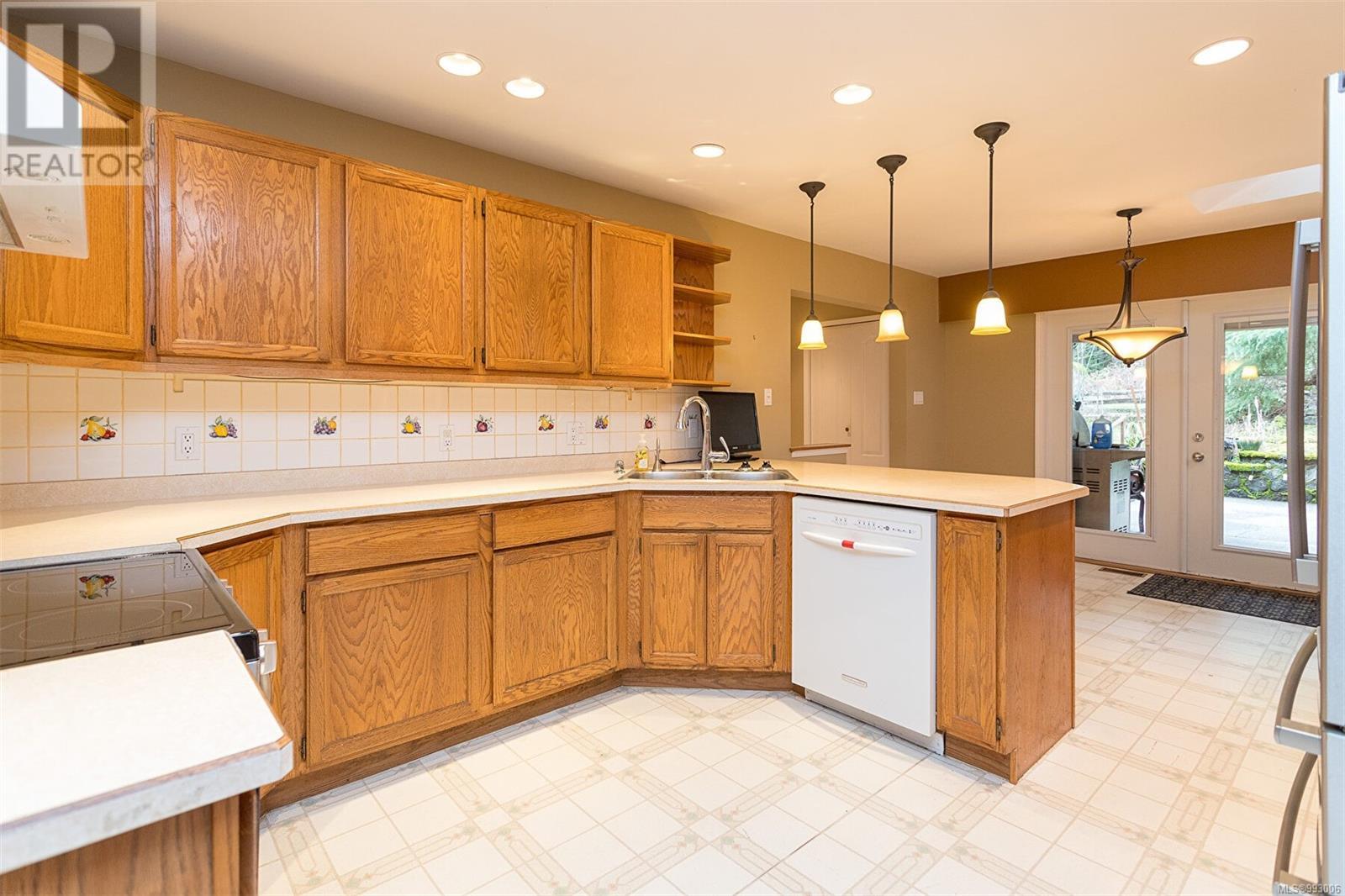 1559 Sawyer Rd, Langford real estate listing 993006