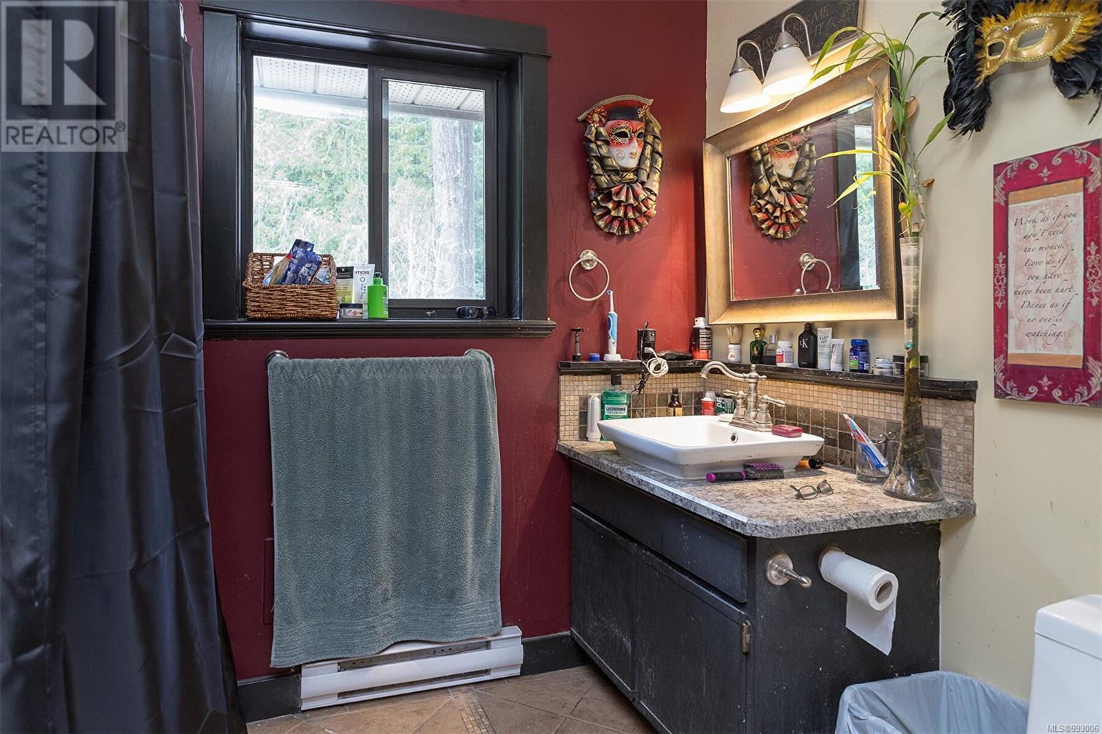1559 Sawyer Rd, Langford real estate listing 993006