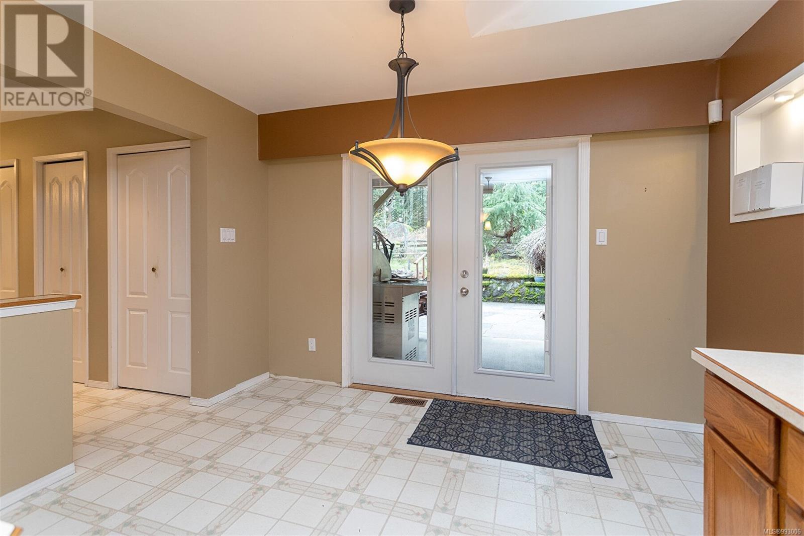 1559 Sawyer Rd, Langford real estate listing 993006