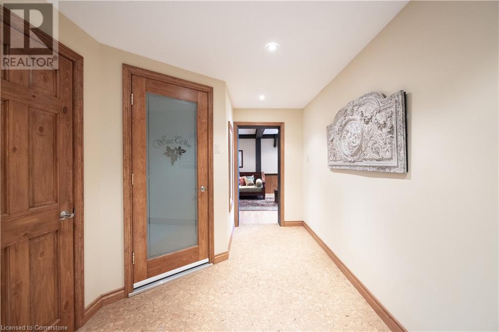 Photo 11 of 270 North Shore Boulevard E, Burlington ON