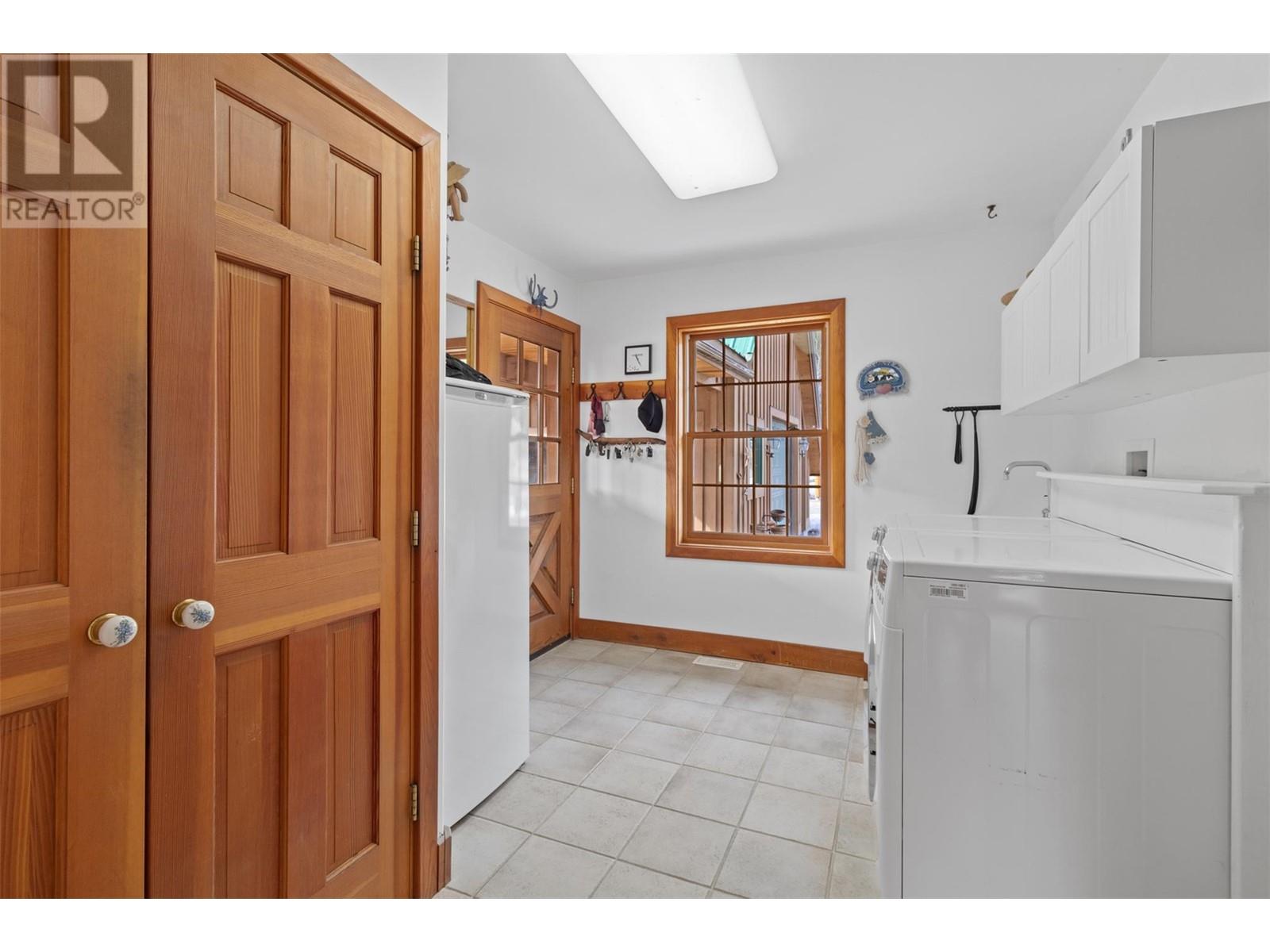 7020 Brolin Road, Logan Lake