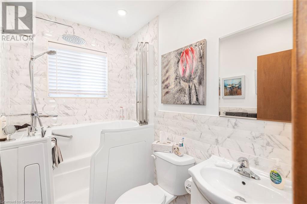 Photo 23 of 176 Walter Avenue S, Hamilton ON
