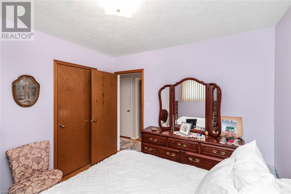 Photo 21 of 176 Walter Avenue S, Hamilton ON