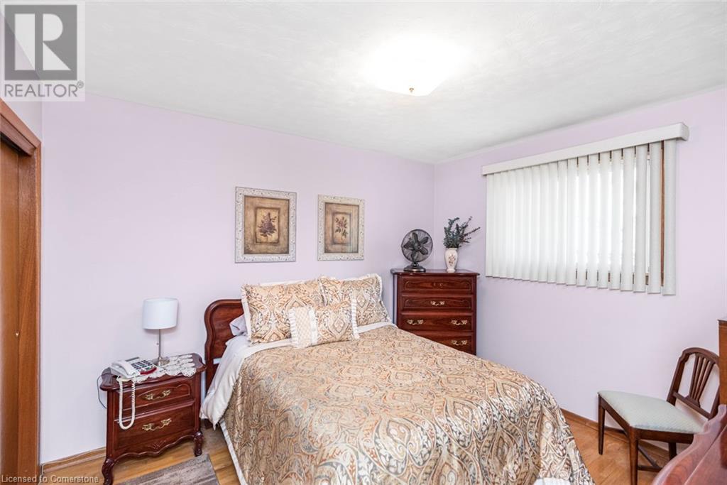 Photo 18 of 176 Walter Avenue S, Hamilton ON