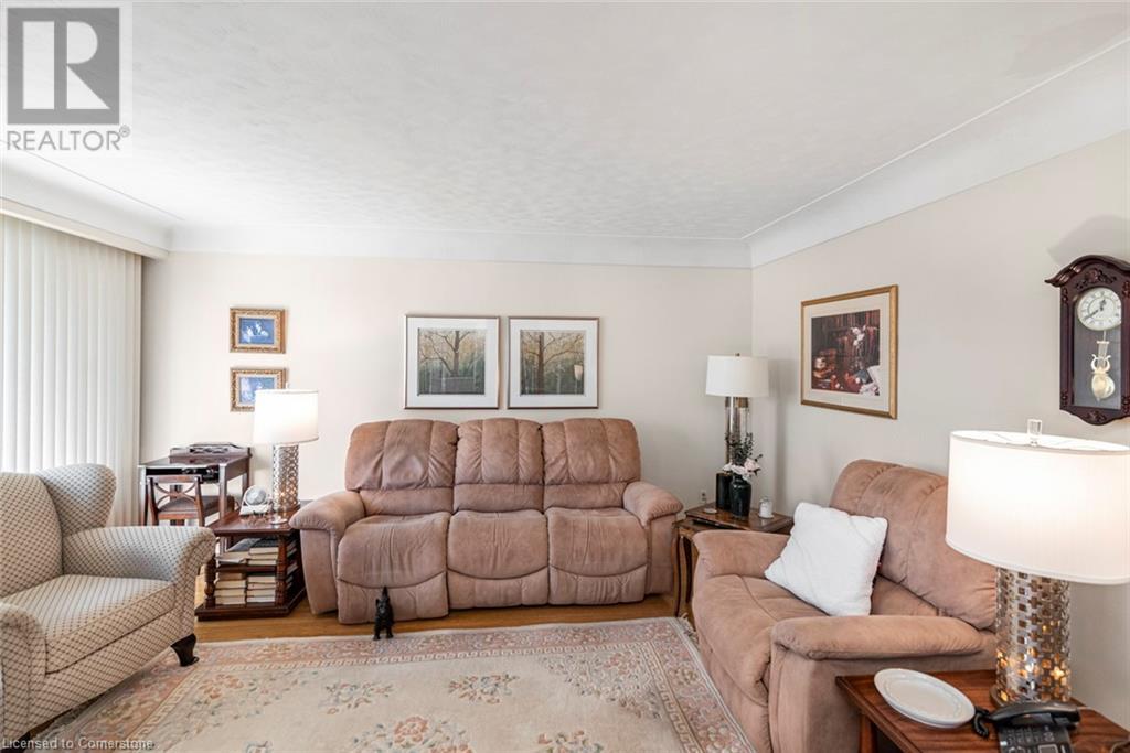 Photo 11 of 176 Walter Avenue S, Hamilton ON