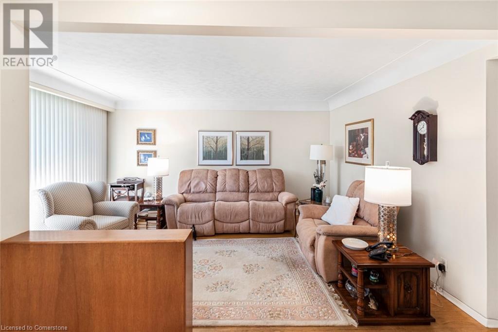 Photo 10 of 176 Walter Avenue S, Hamilton ON