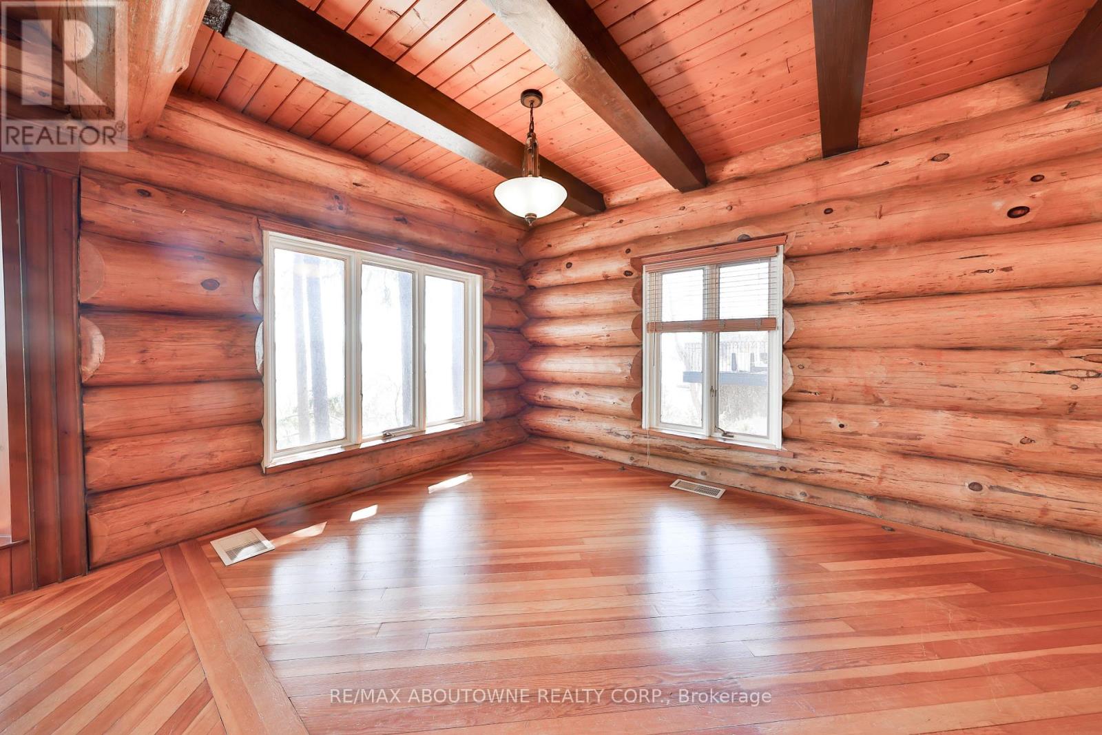 Photo 33 of 270 North Shore Boulevard E, Burlington ON