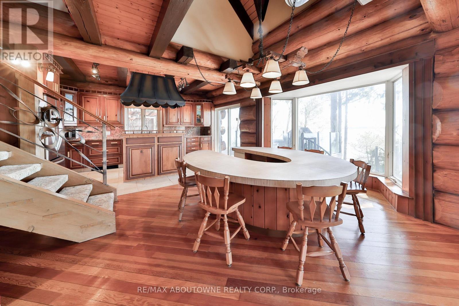 Photo 18 of 270 North Shore Boulevard E, Burlington ON