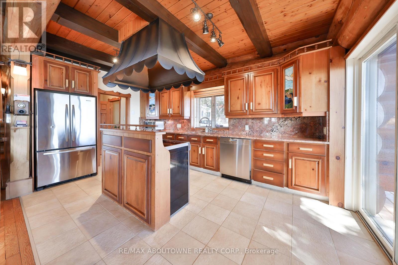 Photo 9 of 270 North Shore Boulevard E, Burlington ON