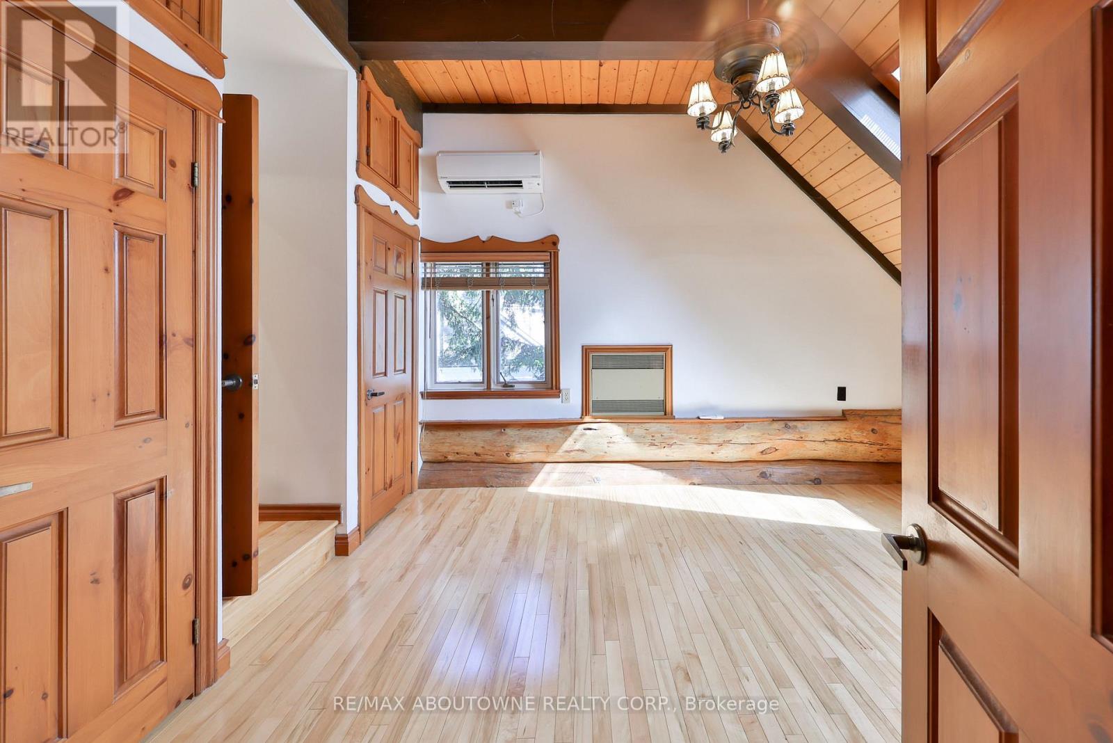Photo 44 of 270 North Shore Boulevard E, Burlington ON