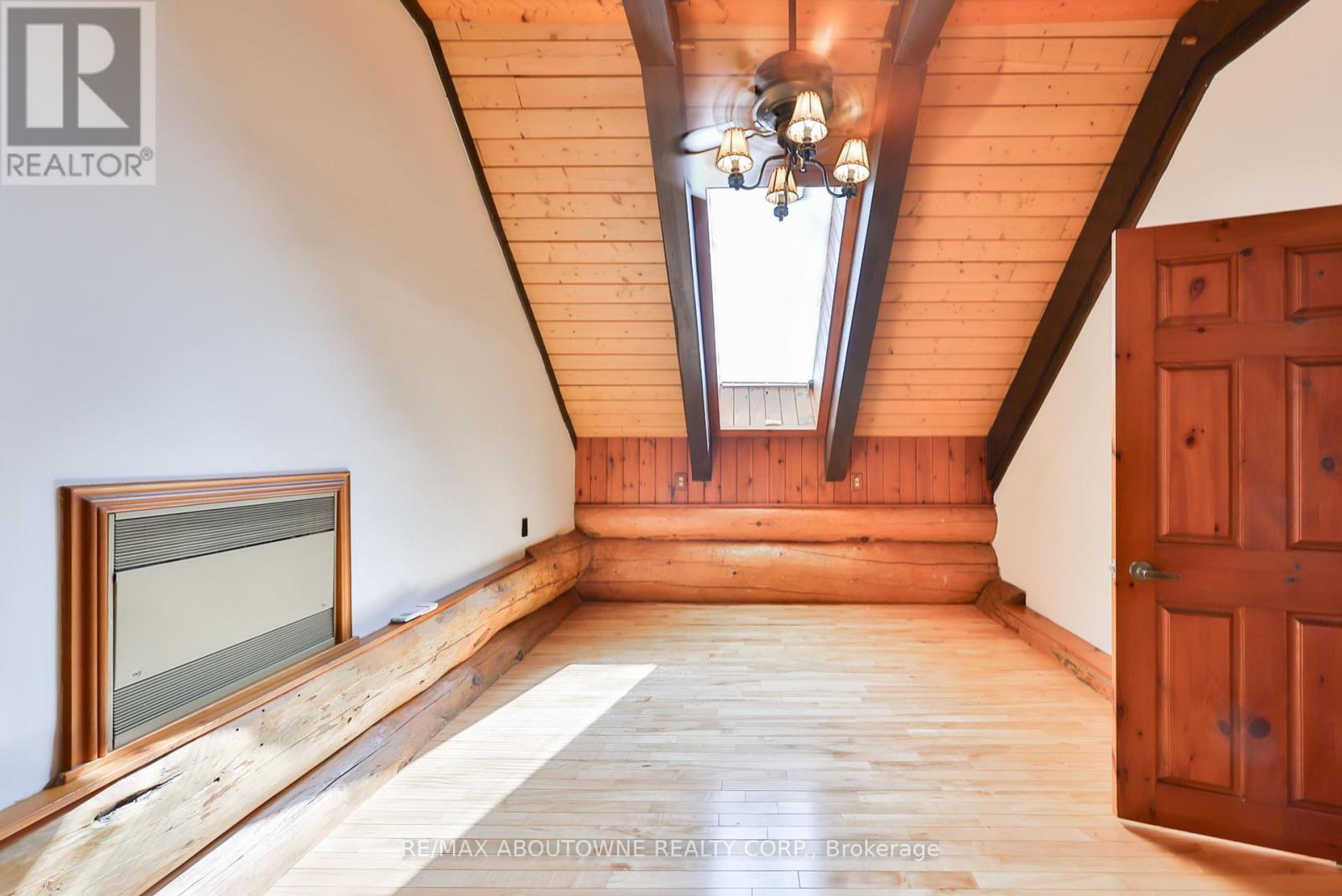 Photo 6 of 270 North Shore Boulevard E, Burlington ON