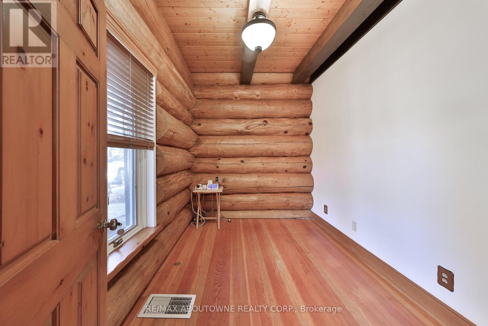 Photo 25 of 270 North Shore Boulevard E, Burlington ON