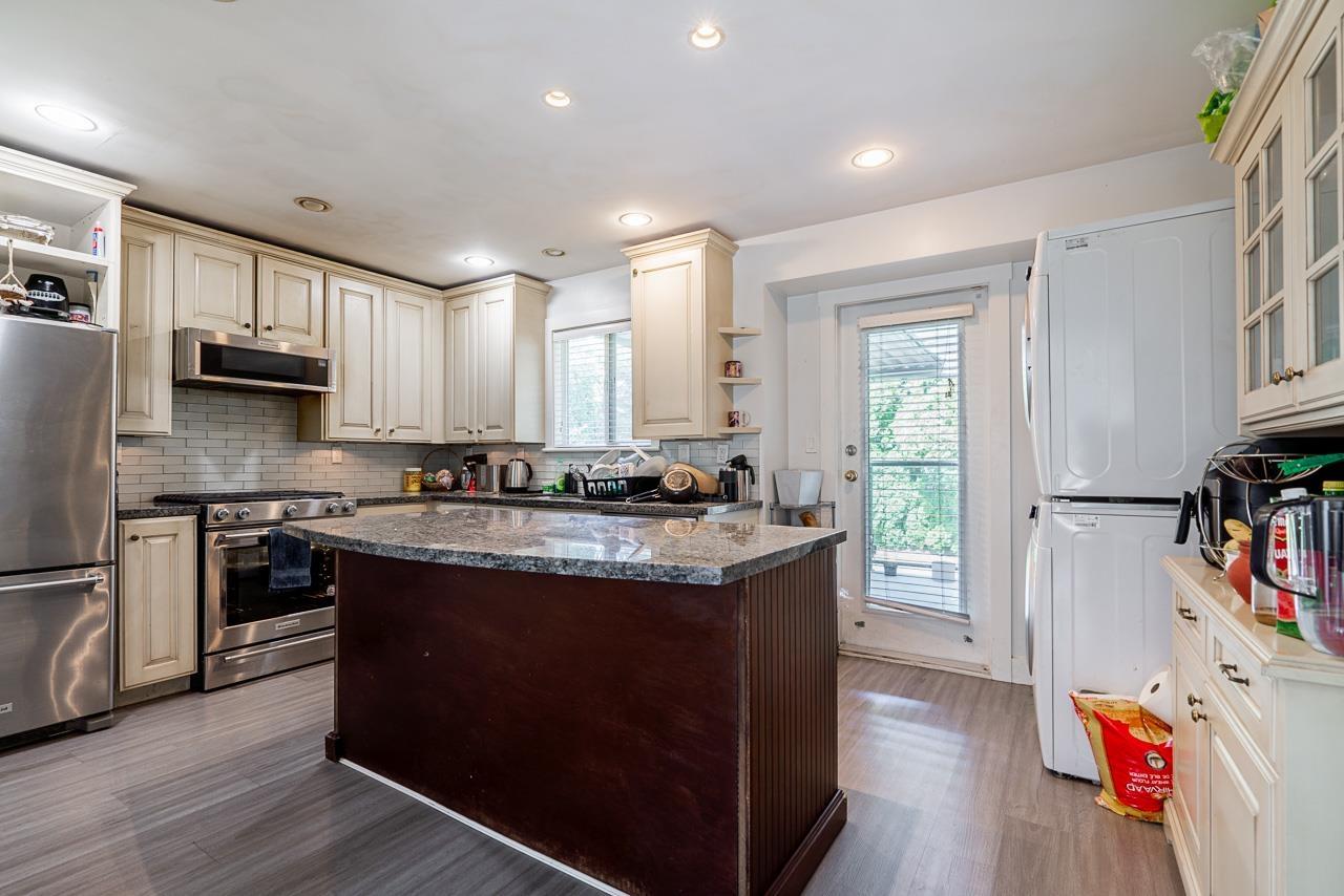 Photo 7 of 11695 64 Avenue, Delta BC