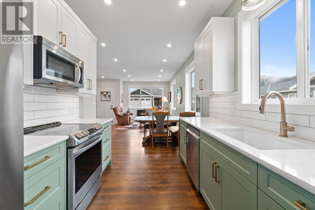 17 1330 10 Street Southwest, Salmon Arm