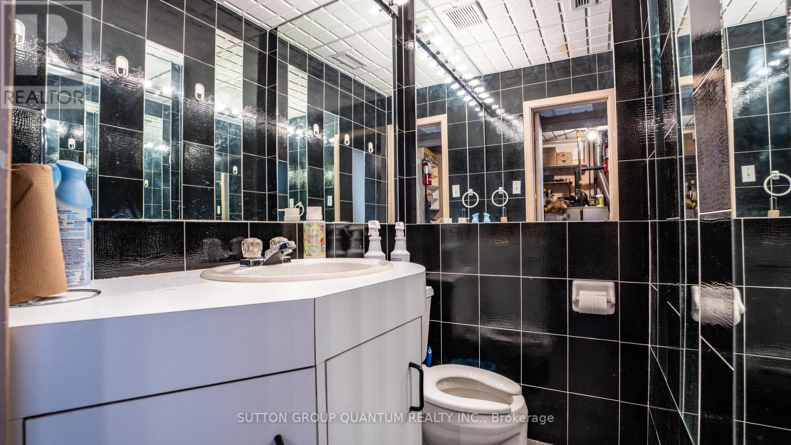 Photo 10 of 6 5291 Lakeshore Road, Burlington ON