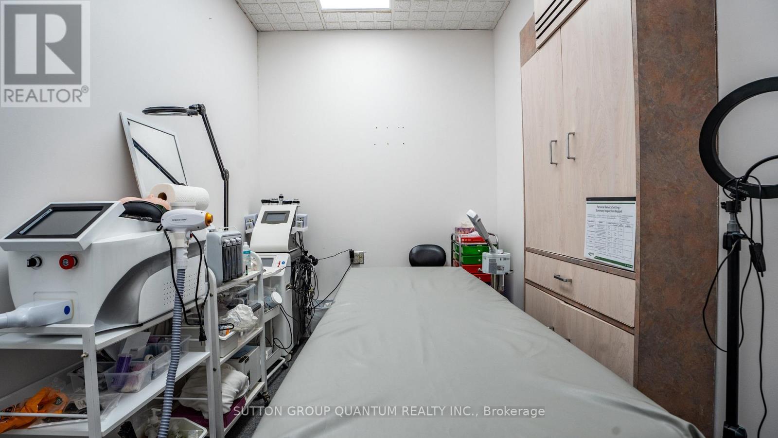 Photo 12 of 6 5291 Lakeshore Road, Burlington ON
